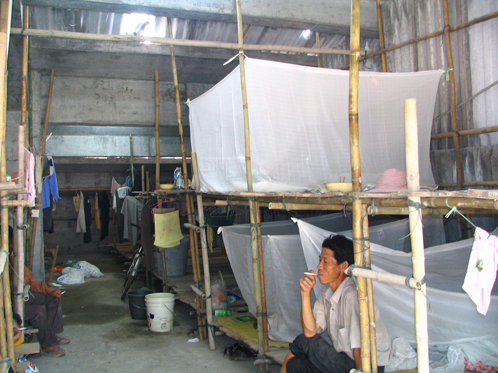 05 worker's home 06