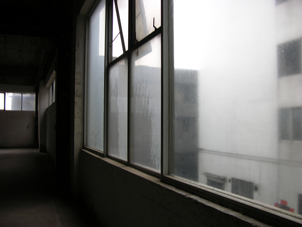 09 window 04