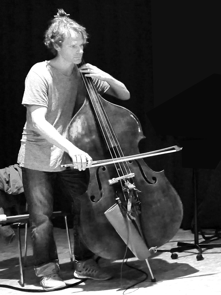 Thomas Jeker upright bass